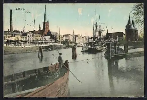 AK Lübeck, Hafenbild mit Schiffen