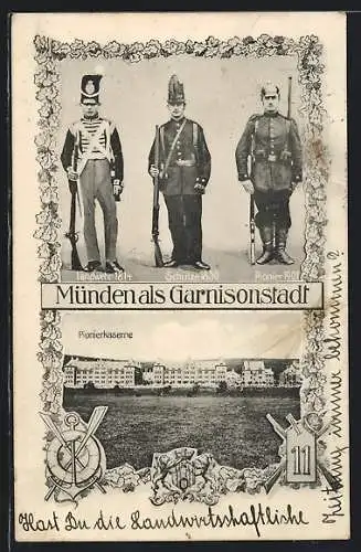 AK Münden / Werra, Blick zur Pionierkaserne, Soldaten in Uniform der Landwehr 1814, Jäger 1850 u. Pionier 1901, Regiment