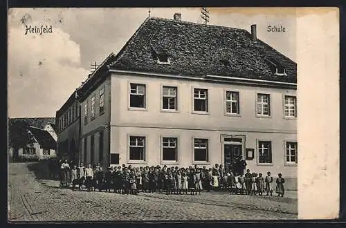 AK Hainfeld / Pfalz, Schule mit Schulkindern