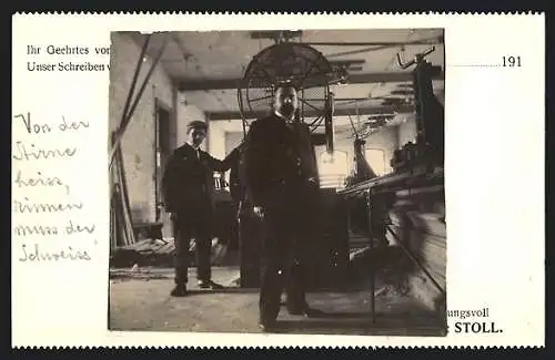 AK Calw /Württ., Fabrik Blank & Stoll, Innenansicht Produktionsraum mit zwei Herren, aufgeklebte Fotografie