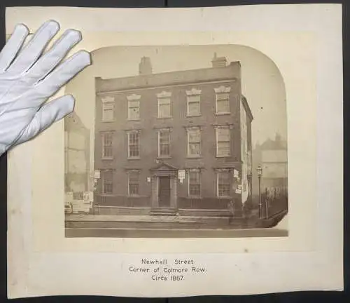 Fotografie Henry J. Whitlock, Birmingham, Ansicht Birmingham, Haus in der Newhall Street Corner of Colmore Row, 1867