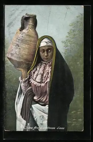 AK Arabische Frau trägt Krug mit Wasser