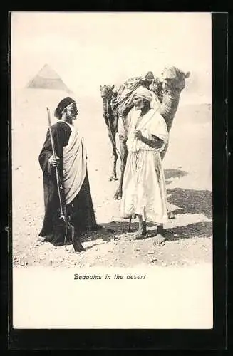 AK Bedouins in the Desert, Beduinen mit Kamel vor Pyramide