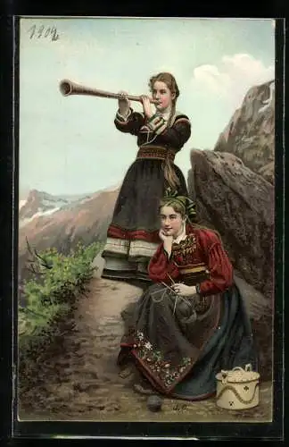 AK zwei Norwegerinnen in Tracht mit Blasinstrument und Strickzeug