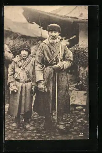 AK Russe im Mantel und Junge beim Reisigsammeln