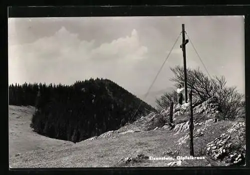 AK Eisenstein, Frau am Gipfelkreuz