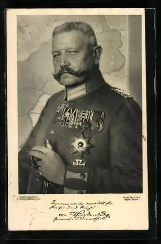 AK Portrait Generalfeldmarschall Paul von Hindenburg in Uniform mit Orden
