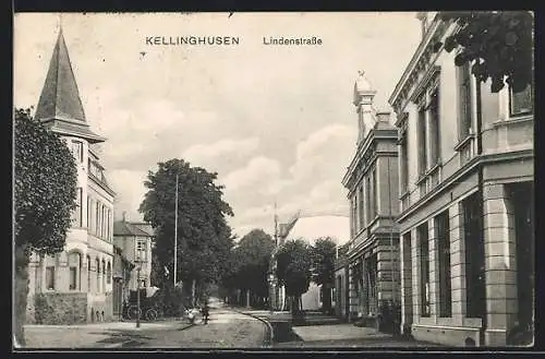 AK Kellinghusen, Lindenstrasse mit Passanten