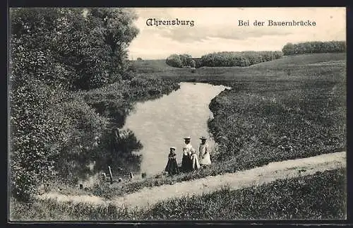 AK Ahrensburg / Holstein, Mädchen bei der Bauernbrücke