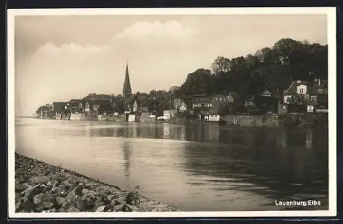 AK Lauenburg / Elbe, Ortsansicht von der Elbe aus