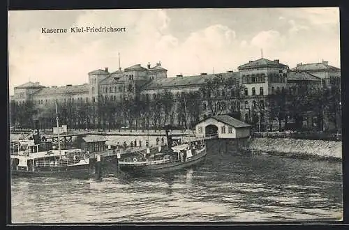 AK Kiel-Friedrichsort, Anlege-Pier der Kaserne