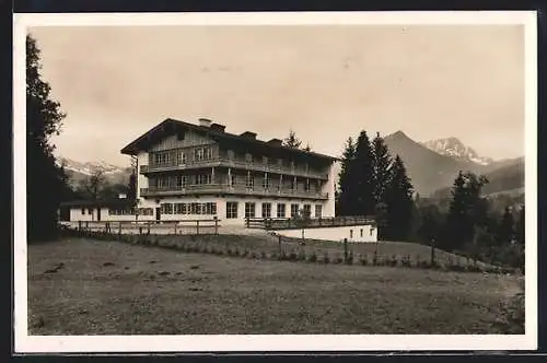 AK Strub, Jugendherberge, Gesamtansicht gegen Untersberg