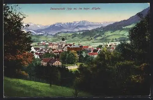 AK Immenstadt im bayr. Allgäu, Ortsansicht vor Bergpanorama