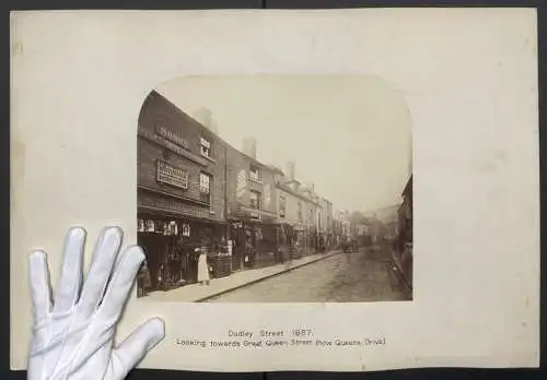 Fotografie H. J. Whitlock, Birmingham, Ansicht Birmingham, Dudley Street, looking towards Great Queen Street, Stores