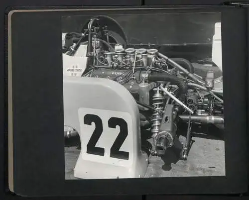 Fotoalbum mit 79 Fotografien John Player Grand Prix Silverstone 1973-1977, Ferrari, Tyrrell Ford, Brabham, BMW, Porche