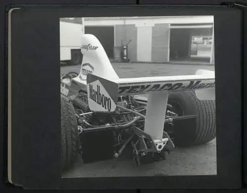 Fotoalbum mit 79 Fotografien John Player Grand Prix Silverstone 1973-1977, Ferrari, Tyrrell Ford, Brabham, BMW, Porche