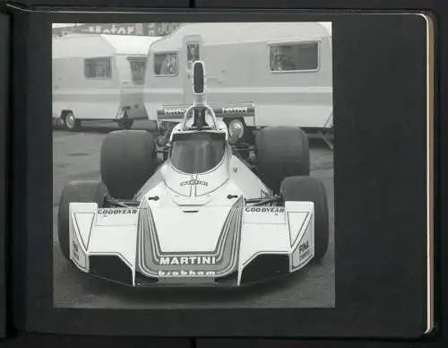 Fotoalbum mit 79 Fotografien John Player Grand Prix Silverstone 1973-1977, Ferrari, Tyrrell Ford, Brabham, BMW, Porche