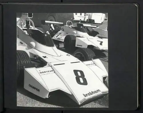 Fotoalbum mit 79 Fotografien John Player Grand Prix Silverstone 1973-1977, Ferrari, Tyrrell Ford, Brabham, BMW, Porche