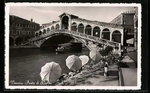 AK Venezia / Venedig, Blick von Terrasse auf die Rialtobrücke