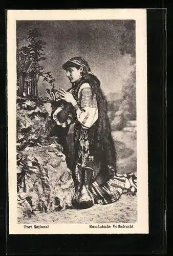 AK Junge Rumänin in Volkstracht