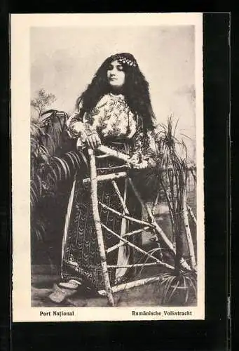 AK Junge Frau in rumänischer Volkstracht