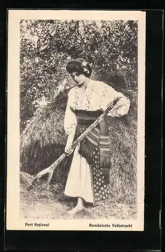 AK Junge Bäuerin in rumänischer Volkstracht