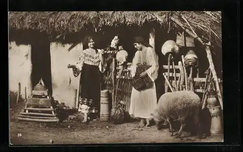 AK Rumänische Bäuerinnen bei der Arbeit auf dem Hof
