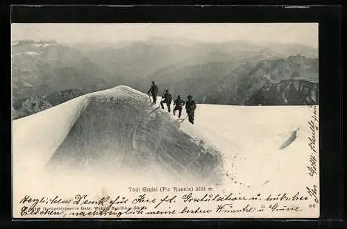 AK Tödi, Piz Rusein, Bergsteiger auf dem Gipfel im Schnee