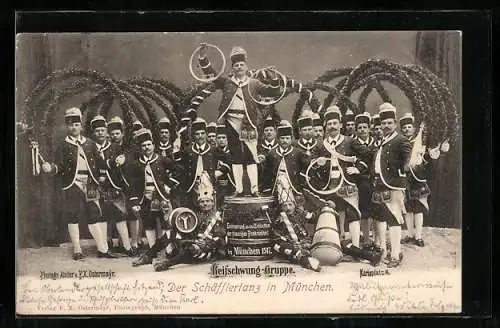 AK München, Reifschwung-Gruppe beim Schäfflertanz
