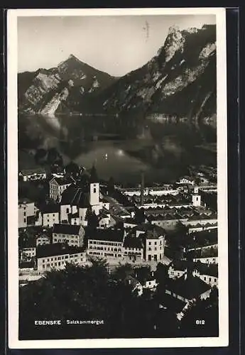 AK Ebensee /Salzkammergut, Ortsansicht mit Bergen