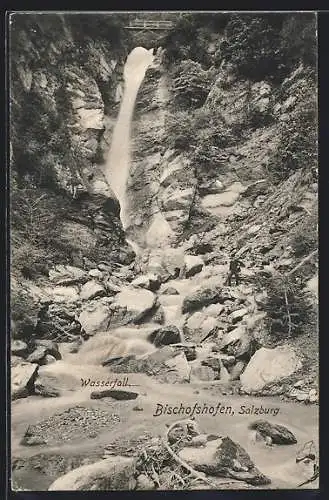 AK Bischofshofen /Salzburg, Wasserfall mit Mann