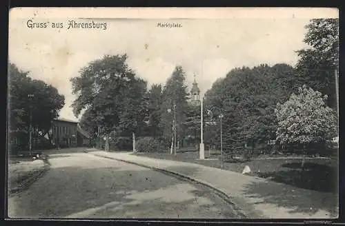 AK Ahrensburg / Holstein, Marktplatz im Frühling