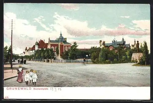 AK Grunewald, Bismarckplatz mit Passanten und Kutsche