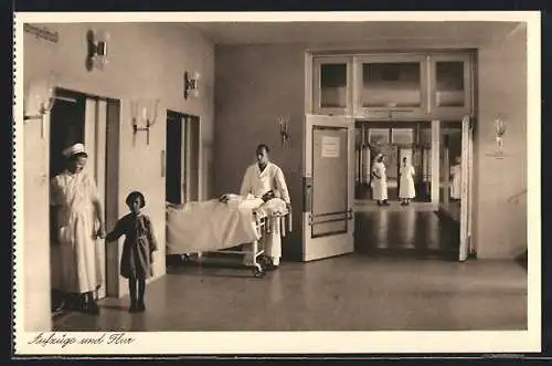 AK Heidelberg, Chirurgische Universitäts-Klinik, Aufzüge und Flur