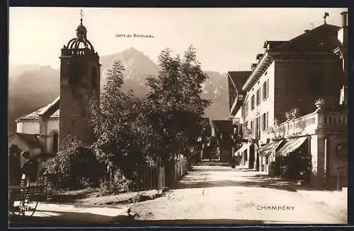 AK Champery, Strassenpartie mit Kirche