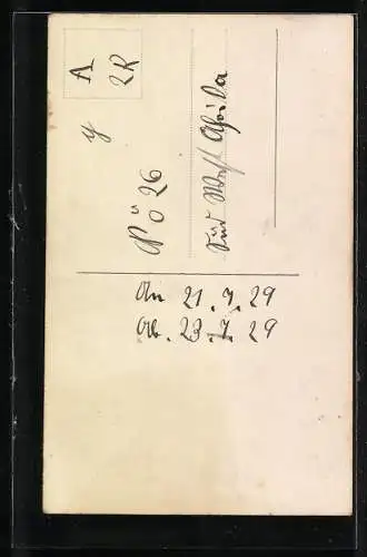 AK Zwei afrikanische Kleinkinder in einem Korb