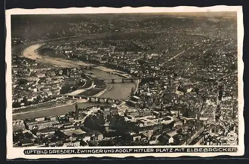 Foto-AK Walter Hahn, Dresden, NR: 7637, Luftbild auf Zwinger und  Platz mit Elbebrücken