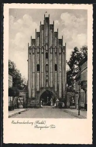 AK Neubrandenburg /Meckl., Stargarder Tor