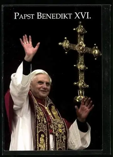 AK Papst Benedikt XVI. hebt grüssend den Arm