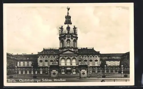 AK Berlin-Charlottenburg, Mittelbau des Schlosses