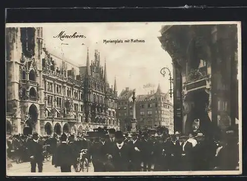 AK München, Marienplatz mit Rathaus