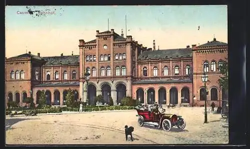 AK Kassel, Bahnhof mit Bahnhofsplatz und Auto