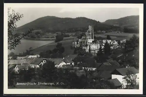 AK Weiten /N.-Oe., Streitwiesen, Teilansicht mit Burgruine