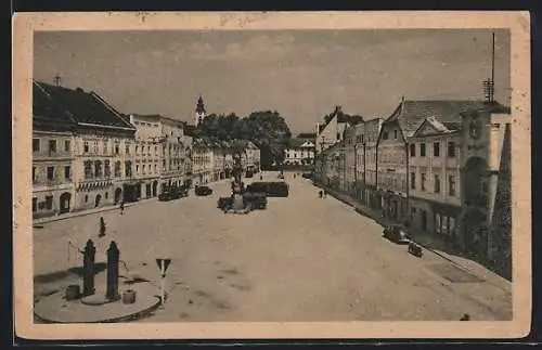AK Eferding, Platzansicht mit Denkmal, Wasserpumpen, Leute