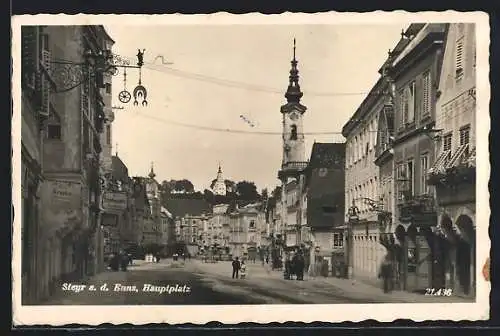 AK Steyr a. d. Enns, Passanten auf dem Hauptplatz