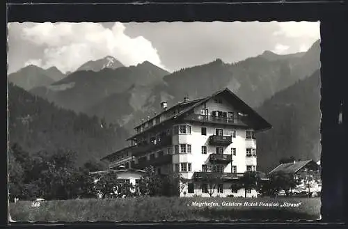 AK Mayrhofen /Zillertal, Geislers Hotel-Pension Strass mit Bergpanorama