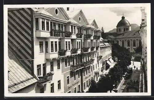 AK Mariazell, Hotel Weisser Ochse mit Strasse aus der Vogelschau