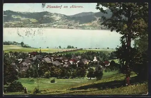 AK Nussdorf a. Attersee, Gesamtansicht mit See und Gebirgspanorama