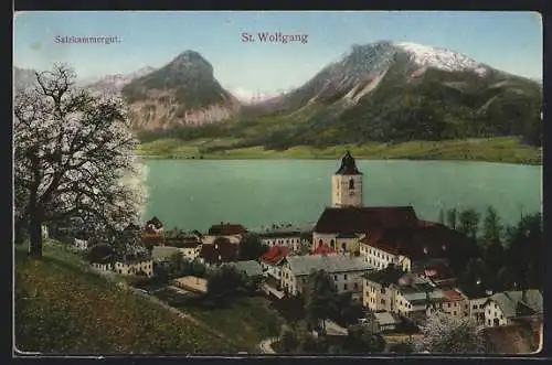 AK St. Wolfgang, Ortsansicht mit Kirche und Bergpanorama