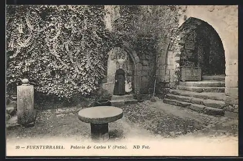 AK Fuenterrabia, Palacia de Carlos V, Patio